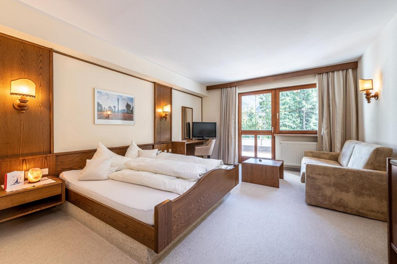 Hotel Gletscherblick Sankt Leonhard im Pitztal Esterno foto