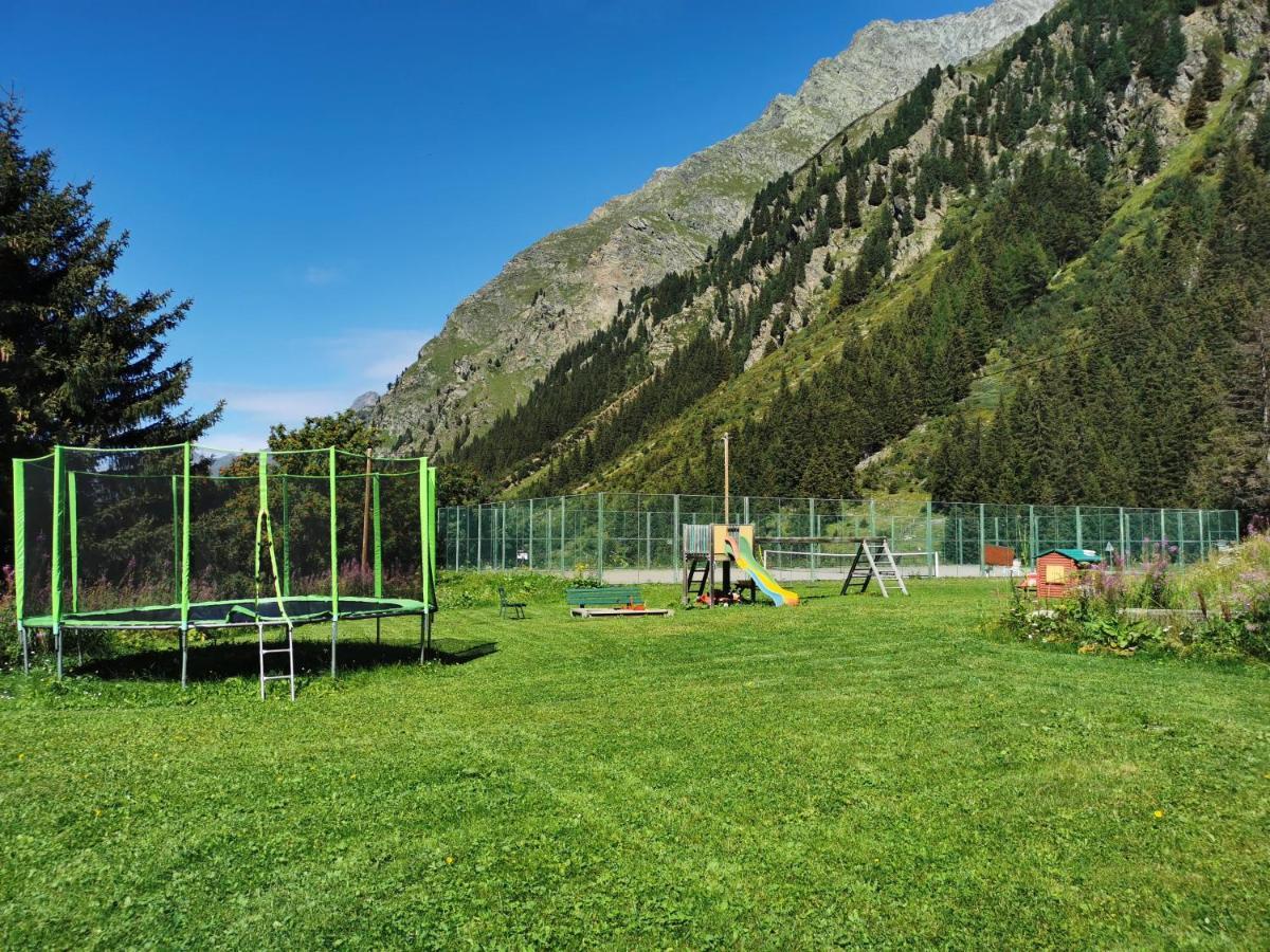 Hotel Gletscherblick Sankt Leonhard im Pitztal Esterno foto