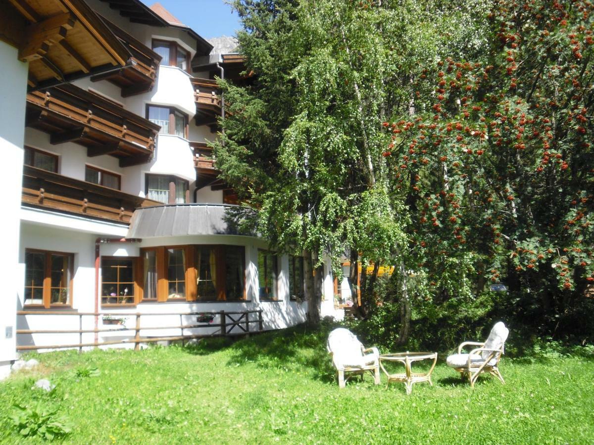 Hotel Gletscherblick Sankt Leonhard im Pitztal Esterno foto