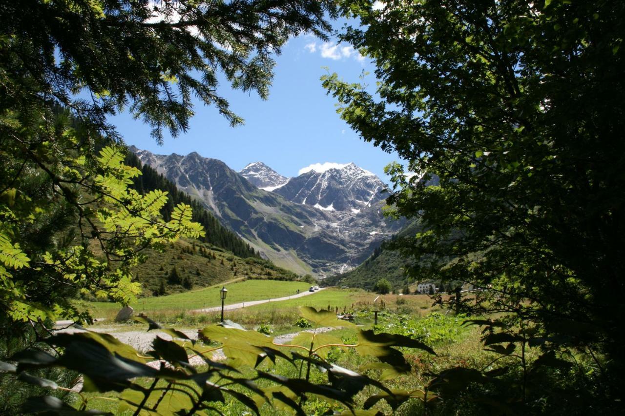 Hotel Gletscherblick Sankt Leonhard im Pitztal Esterno foto