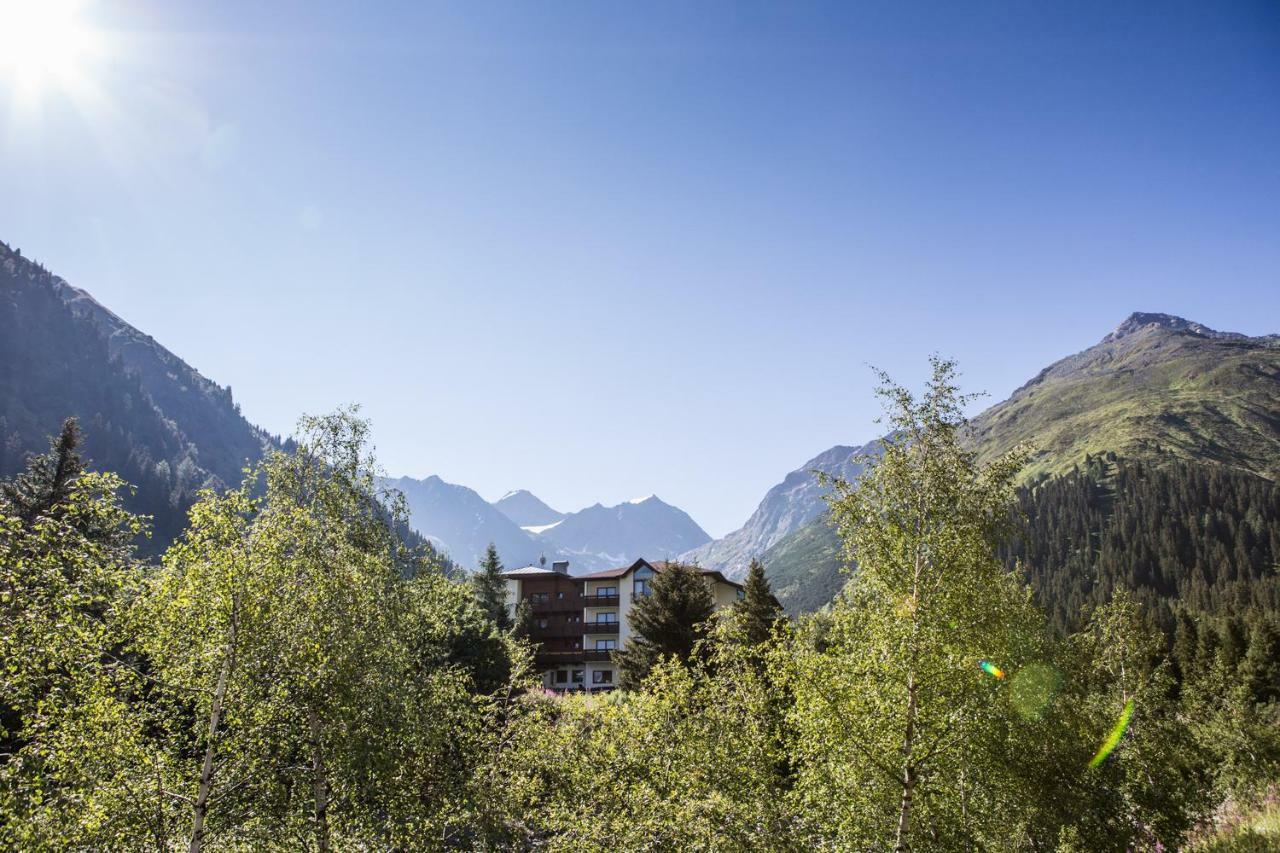 Hotel Gletscherblick Sankt Leonhard im Pitztal Esterno foto